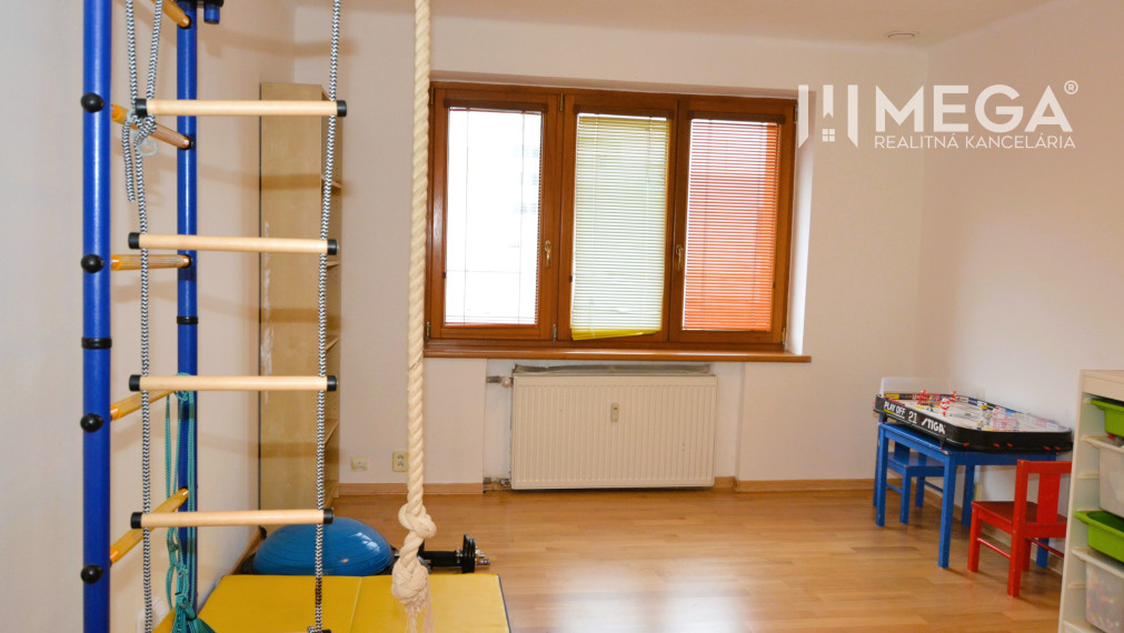 PREDAJ MEZONETOVÉHO BYTU (134 m2) v CENTRE HUMENNÉHO