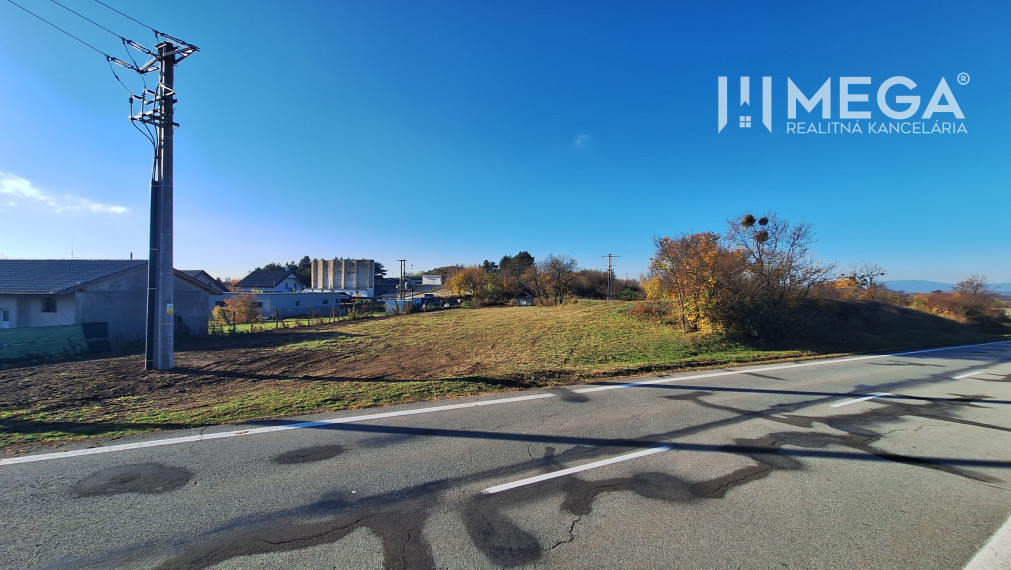 EXKLUZÍVNE NA PREDAJ INVESTIČNÝ POZEMOK NA ZEMPLÍNSKEJ ŠÍRAVE