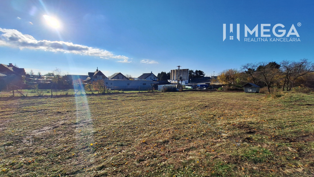 EXKLUZÍVNE NA PREDAJ INVESTIČNÝ POZEMOK NA ZEMPLÍNSKEJ ŠÍRAVE