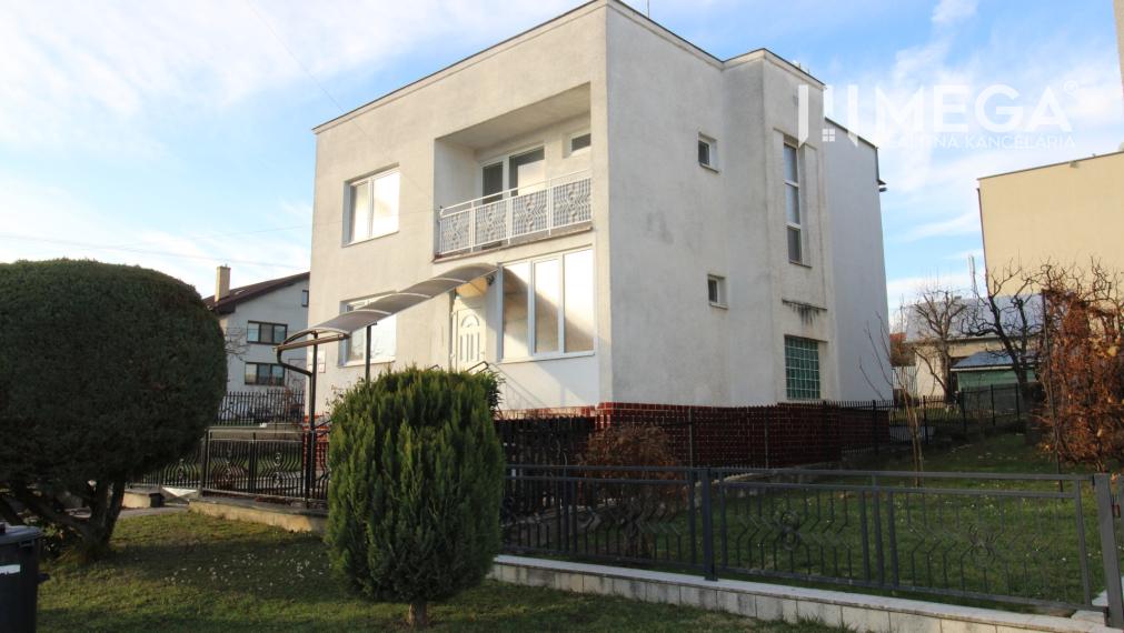 Na predaj ihneď obývateľný rodinný dom v meste Humenné, exkluzívne