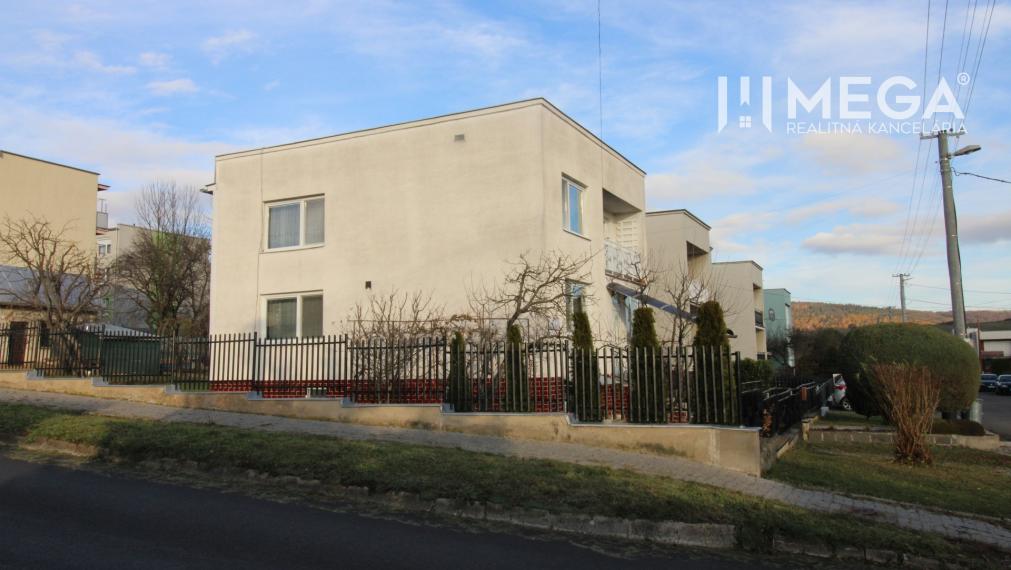 Na predaj ihneď obývateľný rodinný dom v meste Humenné, exkluzívne