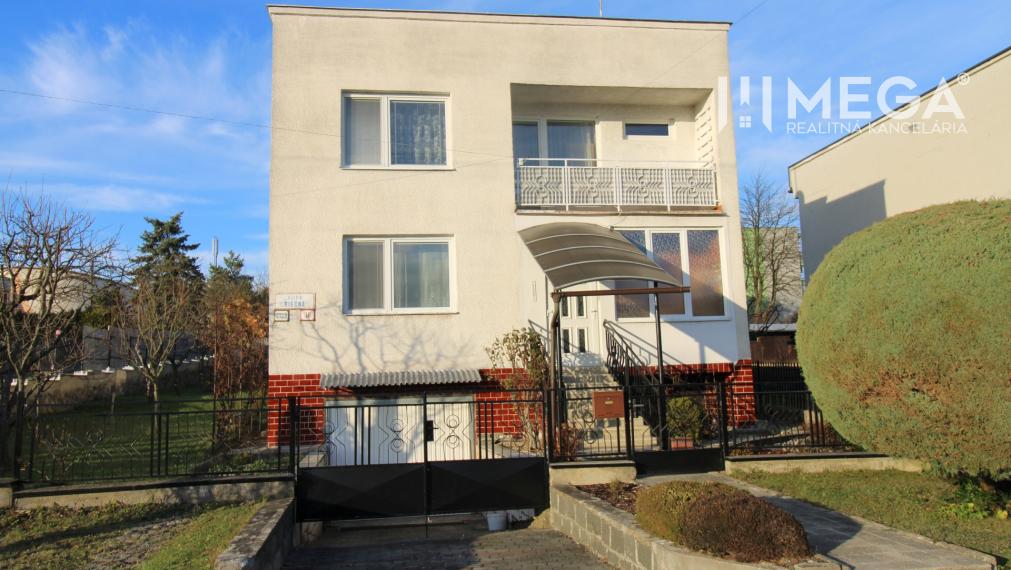 Na predaj ihneď obývateľný rodinný dom v meste Humenné, exkluzívne