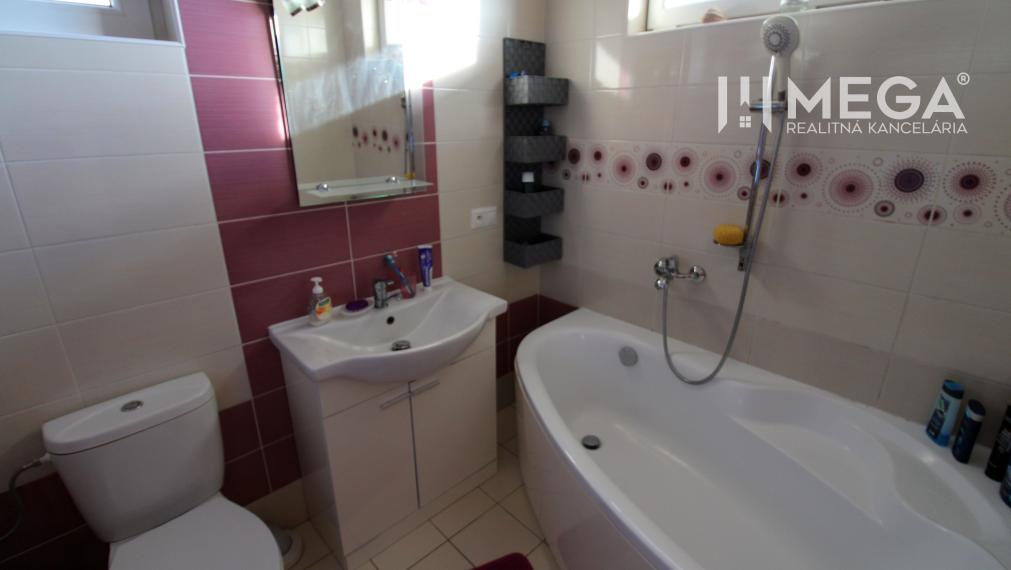 Na predaj ihneď obývateľný rodinný dom v meste Humenné, exkluzívne