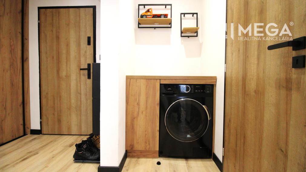 NA PRENÁJOM NADŠTANDARDNÝ 2-izb.byt– Třebícka ulica, HUMENNÉ