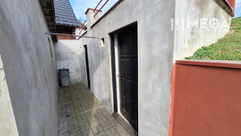 NA PREDAJ rodinný dom v srdci obce Porúbka