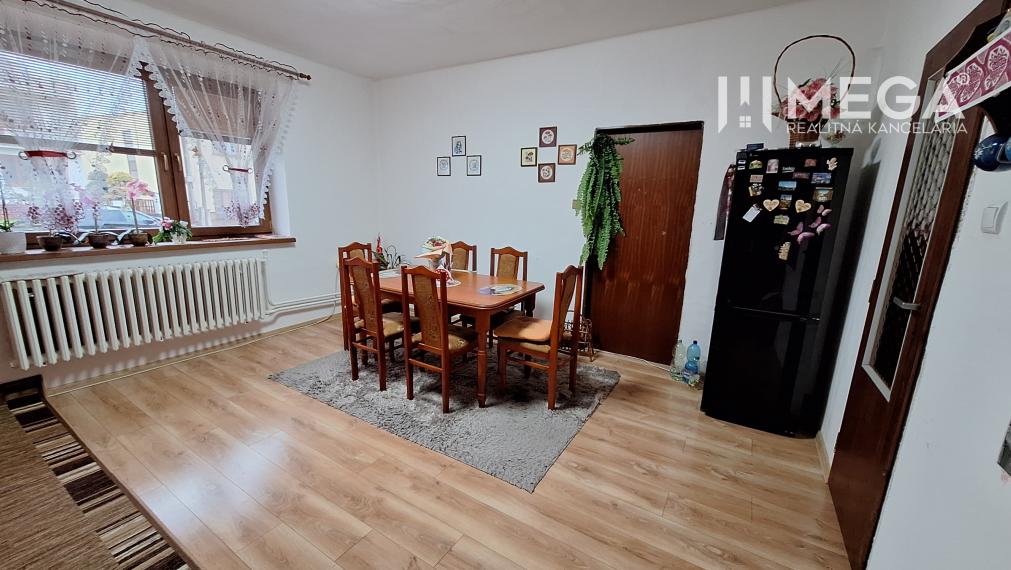 NA PREDAJ rodinný dom v srdci obce Porúbka