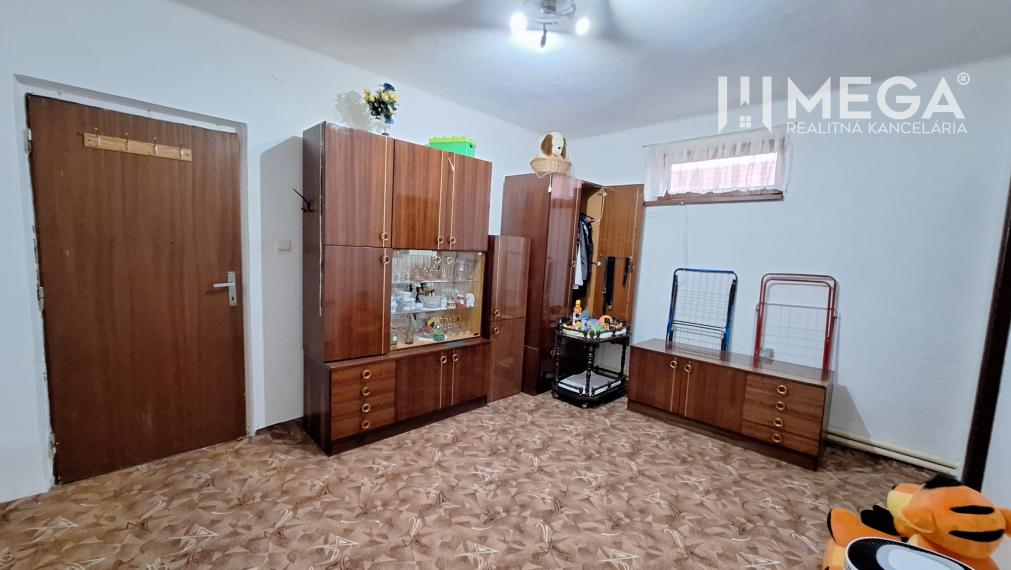 NA PREDAJ rodinný dom v srdci obce Porúbka