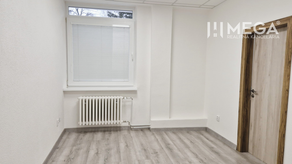 PRENÁJOM komerčného priestoru (26 m2) blízko centra Humenné