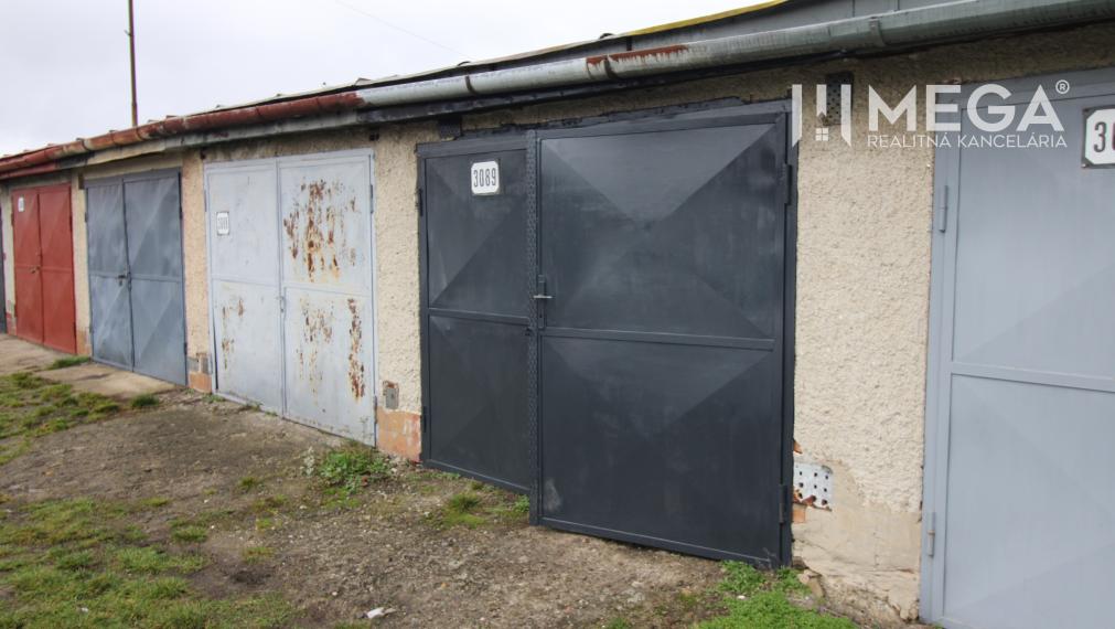 NA PREDAJ GARÁŽ V HUMENNOM – JEDNA Z NAJLEPŠÍCH CIEN NA TRHU