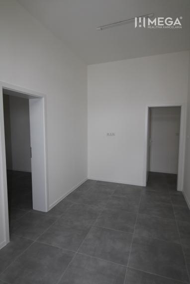 Prenájom - 2 priestory na Sídlisku 3 v meste Humenné