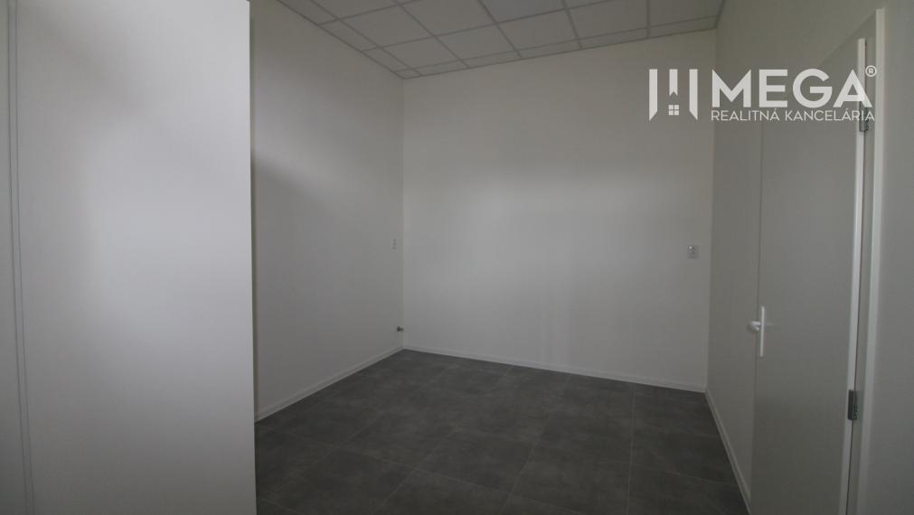 Prenájom - 2 priestory na Sídlisku 3 v meste Humenné