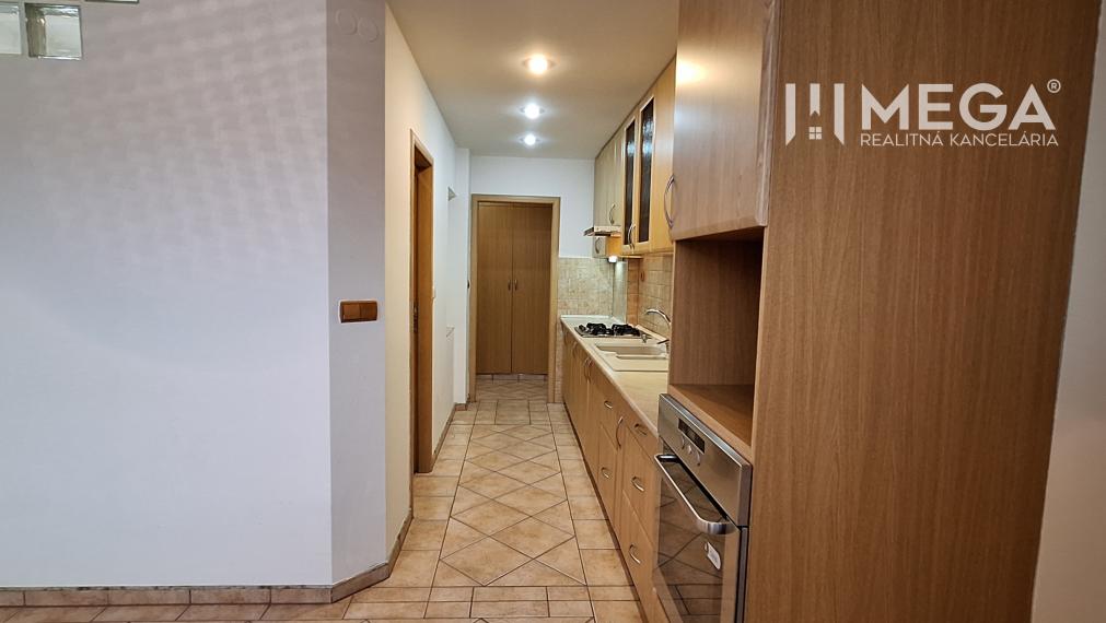 EXKLUZÍVNE 2i byt na Laboreckej ulici v Humennom