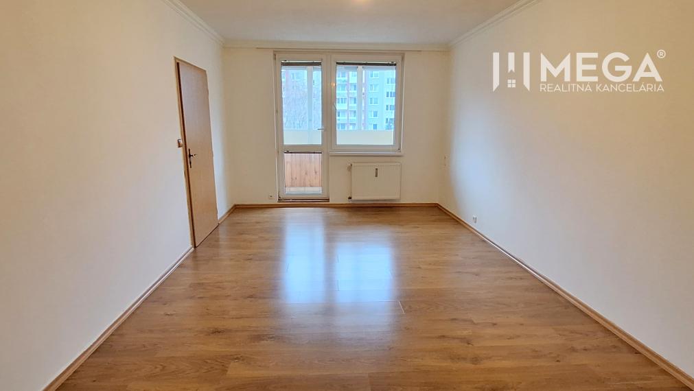 EXKLUZÍVNE 2i byt na Laboreckej ulici v Humennom