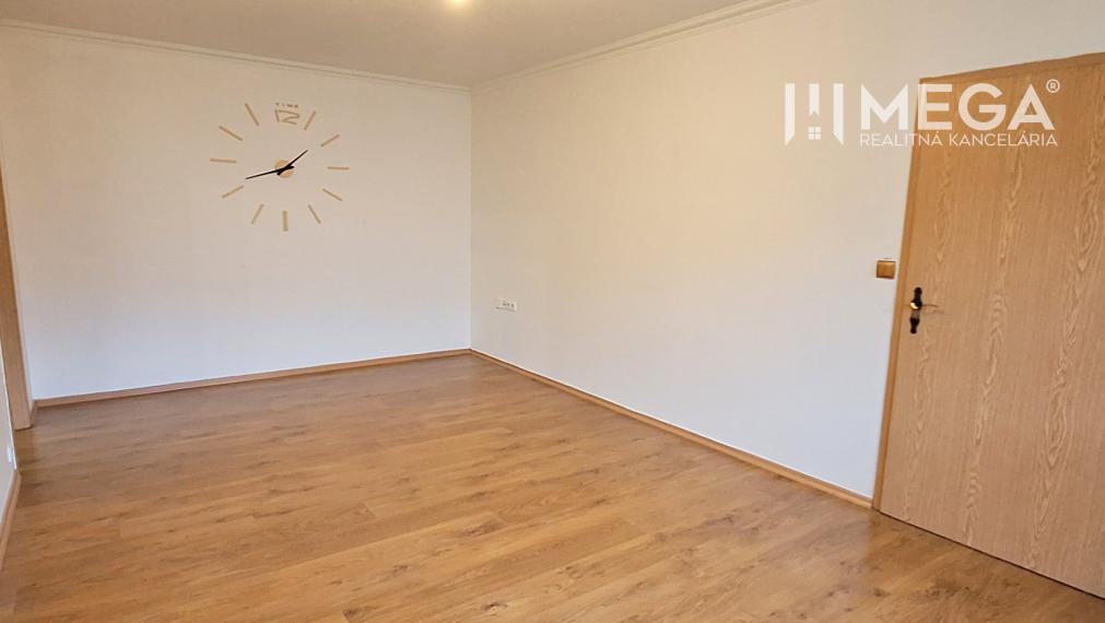 EXKLUZÍVNE 2i byt na Laboreckej ulici v Humennom