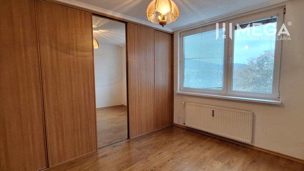 EXKLUZÍVNE 2i byt na Laboreckej ulici v Humennom