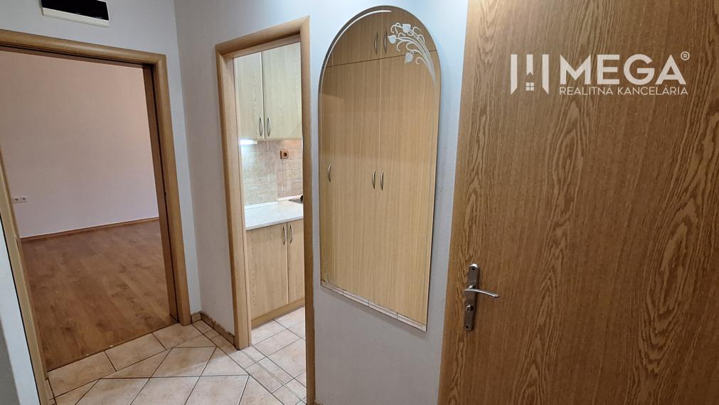 EXKLUZÍVNE 2i byt na Laboreckej ulici v Humennom