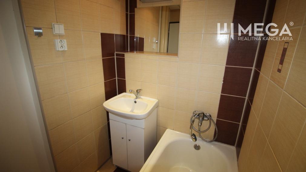 Na prenájom veľký a slnečný 1 izbový byt v meste Humenné