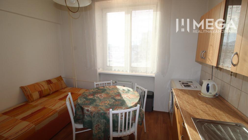 Na prenájom veľký a slnečný 1 izbový byt v meste Humenné