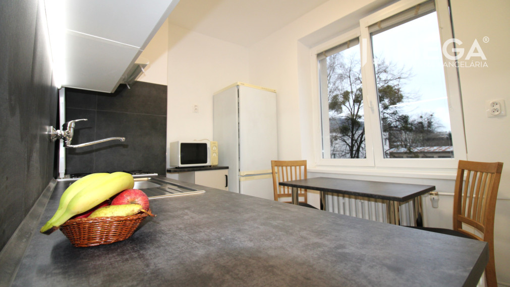 PRENAJATÝ 4-IZBOVÝ BYT PO REKONŠTRUKCII V CENTRE HUMENNÉHO