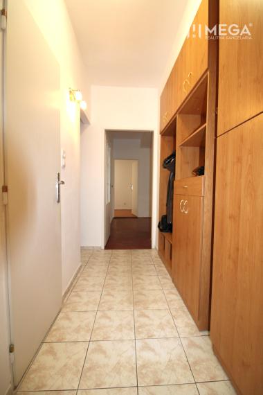 NA PRENÁJOM 4-IZBOVÝ BYT PO REKONŠTRUKCII V CENTRE HUMENNÉHO