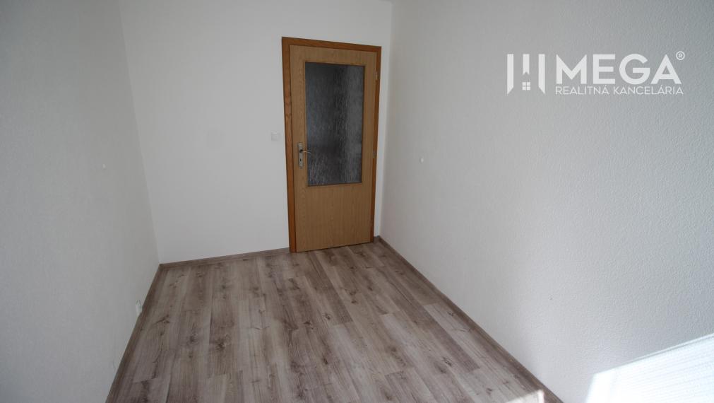 NA PRENÁJOM 1,5-IZB. BYT V MESTE HUMENNÉ