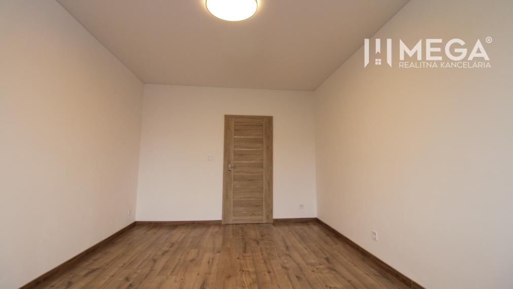 REZERVOVANÝ 2-IZB. BYT PO NADŠTANDARDNEJ REKONŠTRUKCII HUMENNÉ