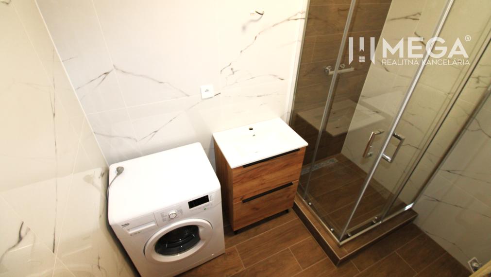 REZERVOVANÝ 2-IZB. BYT PO NADŠTANDARDNEJ REKONŠTRUKCII HUMENNÉ