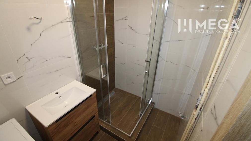 REZERVOVANÝ 2-IZB. BYT PO NADŠTANDARDNEJ REKONŠTRUKCII HUMENNÉ