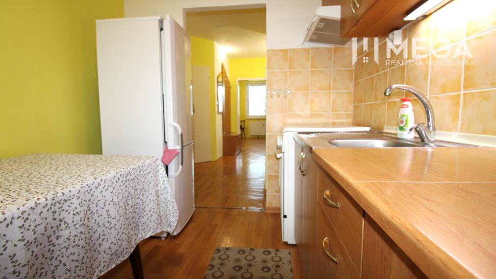 PRENÁJOM 3-izb. bytu – SÍDLISKO III, HUMENNÉ LABORECKÁ ULICA