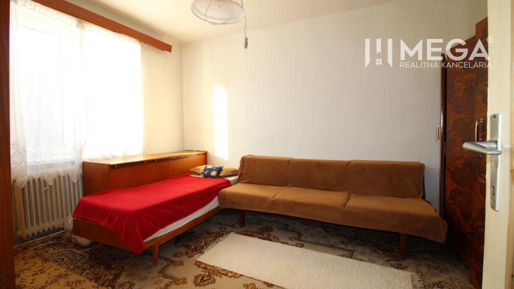 Na predaj - 3izbový byt s pozemkom a garážou v meste Humenné