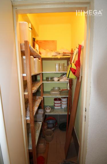 Na predaj - 3izbový byt s pozemkom a garážou v meste Humenné