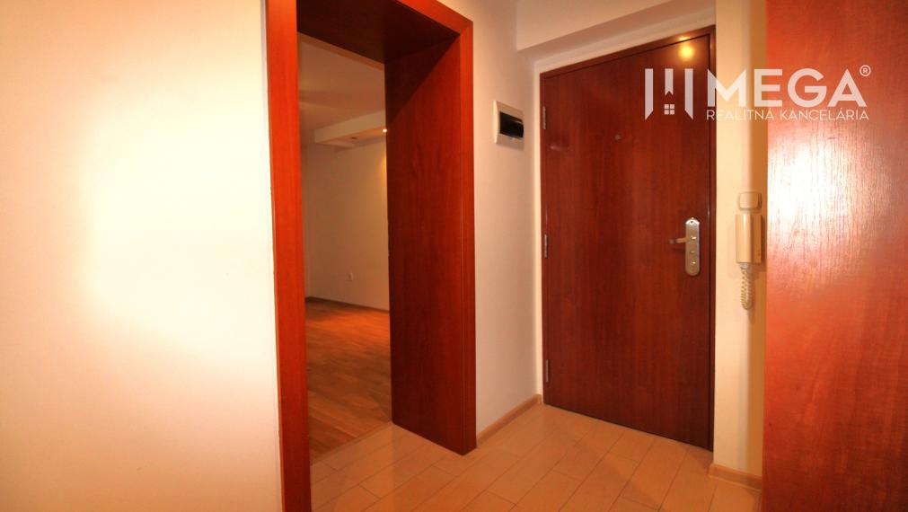 NA PRENÁJOM MODERNÝ 2-izbový BYT PO KOMPLETNEJ REKONŠTRUKCII