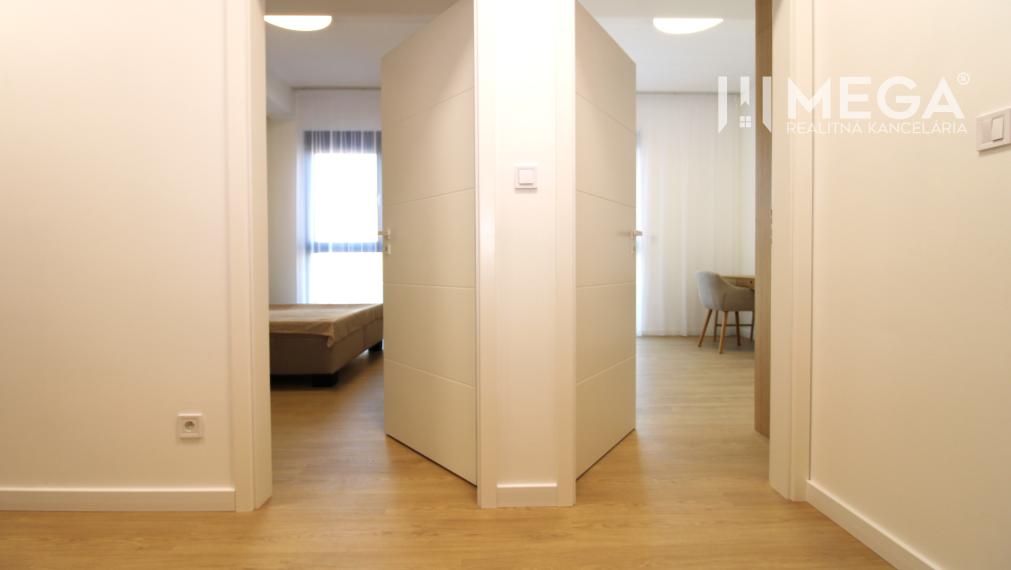 NA PRENÁJOM PRÉMIOVÝ 3-IZBOVÝ BYT – CENTRAL POINT HUMENNÉ