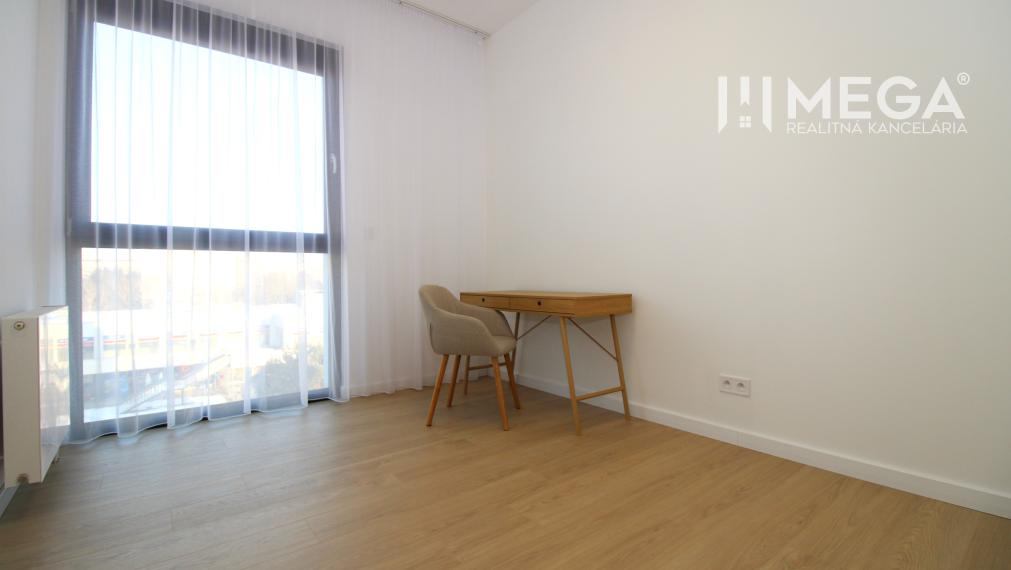 NA PRENÁJOM PRÉMIOVÝ 3-IZBOVÝ BYT – CENTRAL POINT HUMENNÉ