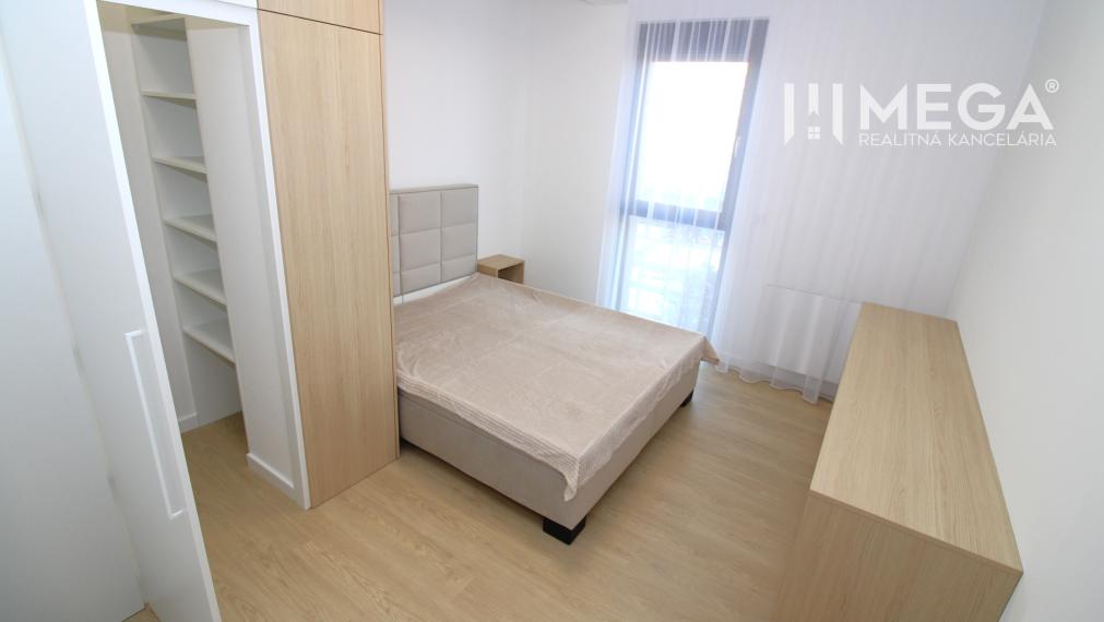 NA PRENÁJOM PRÉMIOVÝ 3-IZBOVÝ BYT – CENTRAL POINT HUMENNÉ