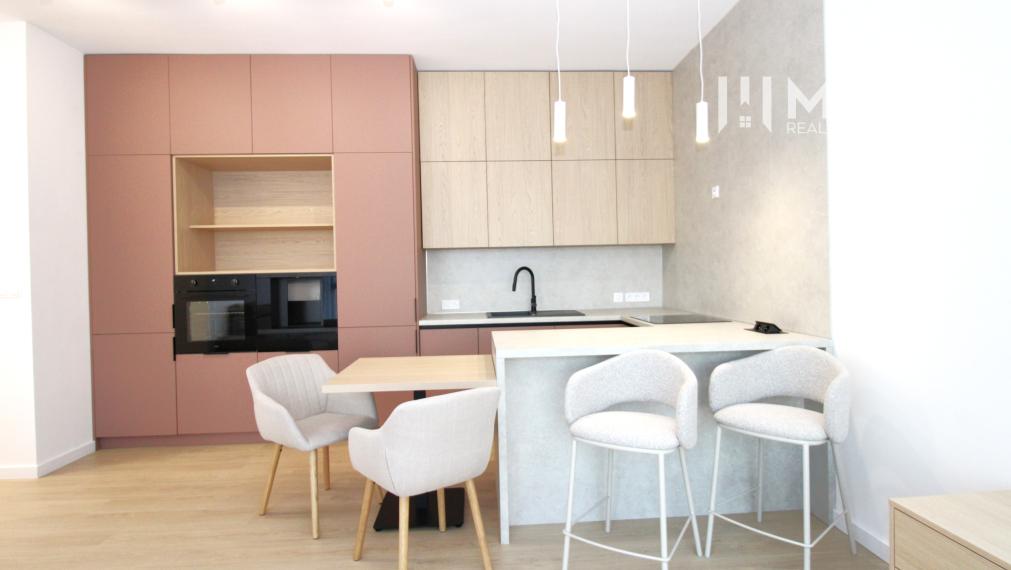 NA PRENÁJOM PRÉMIOVÝ 3-IZBOVÝ BYT – CENTRAL POINT HUMENNÉ