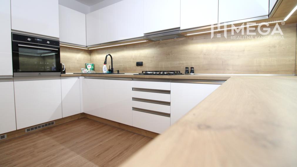 NA PRENÁJOM LUXUSNÝ 3-IZBOVÝ BYT S KRBOM 92 m² KAMENICA N/C