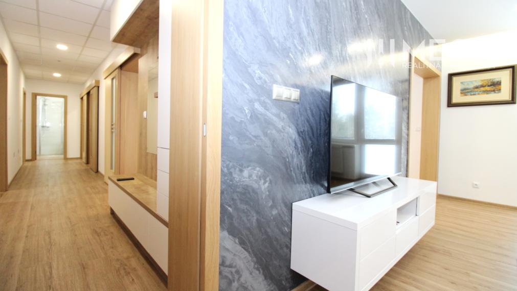 NA PRENÁJOM LUXUSNÝ 3-IZBOVÝ BYT S KRBOM 92 m² KAMENICA N/C