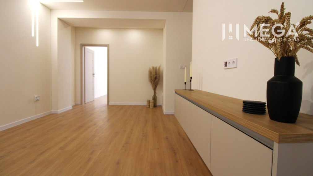 REZERVOVANÝ NADČASOVÝ 2-IZBOVÝ BYT S BALKÓNOM - HUMENNÉ