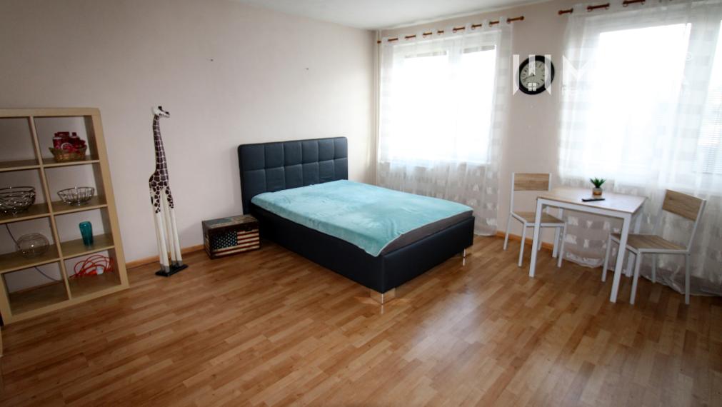 Prenajaté - Na prenájom priestranná a zariadená garsónka v meste Humenné