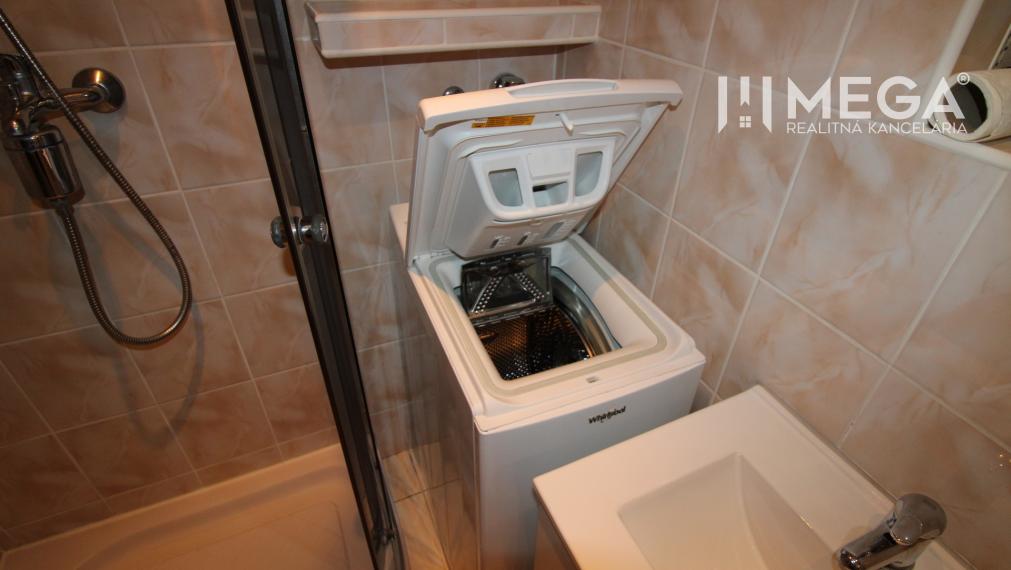 Na prenájom priestranná a zariadená garsónka v meste Humenné