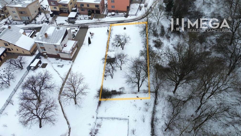 REZERVOVANÝ LUKRATÍVNY STAVEBNÝ POZEMOK V OBCI ZÁVADKA