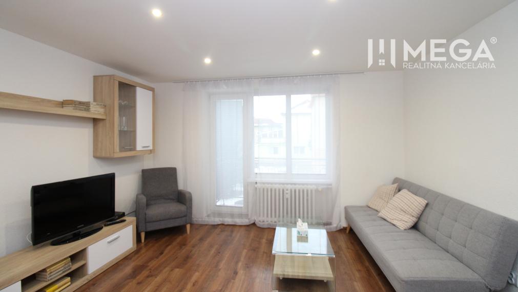 NA PRENÁJOM VEĽKÝ 2-IZBOVÝ BYT 69 m², ul. KRÁTKA, HUMENNÉ