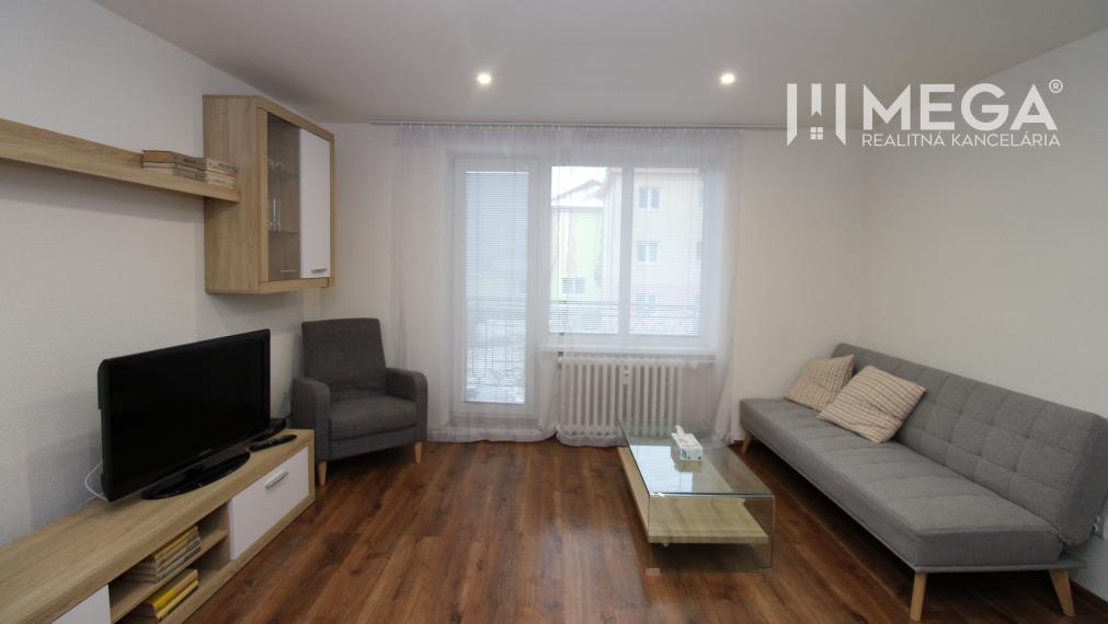 NA PRENÁJOM VEĽKÝ 2-IZBOVÝ BYT 69 m², ul. KRÁTKA, HUMENNÉ