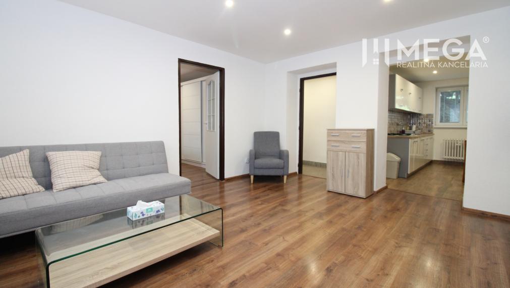 NA PRENÁJOM VEĽKÝ 2-IZBOVÝ BYT 69 m², ul. KRÁTKA, HUMENNÉ