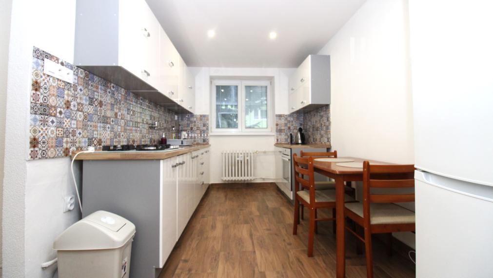 NA PRENÁJOM VEĽKÝ 2-IZBOVÝ BYT 69 m², ul. KRÁTKA, HUMENNÉ