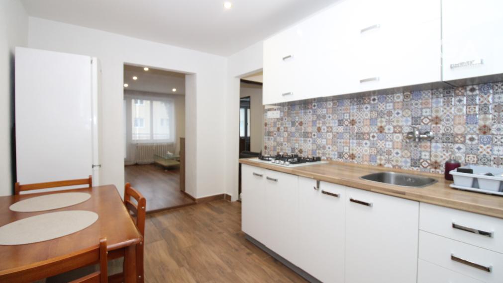 NA PRENÁJOM VEĽKÝ 2-IZBOVÝ BYT 69 m², ul. KRÁTKA, HUMENNÉ