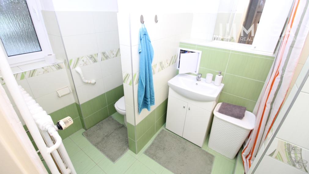 NA PRENÁJOM VEĽKÝ 2-IZBOVÝ BYT 69 m², ul. KRÁTKA, HUMENNÉ