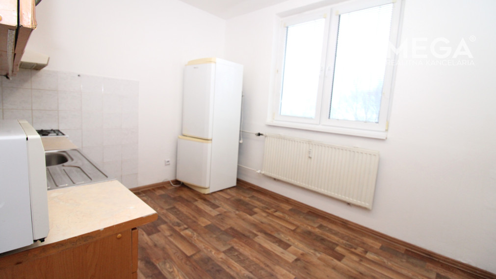 REZERVOVANÝ PRIESTRANNÝ 3-IZBOVÝ BYT S LOGGIOU - HUMENNÉ