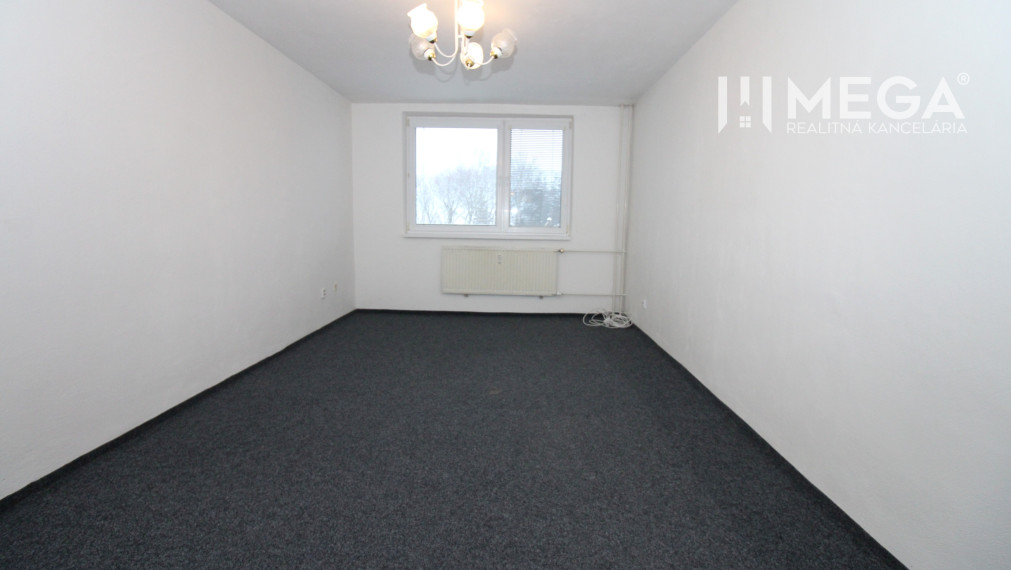 REZERVOVANÝ PRIESTRANNÝ 3-IZBOVÝ BYT S LOGGIOU - HUMENNÉ